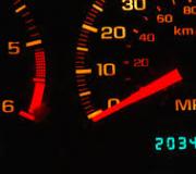 Kako sami izvrnuti kilometražu na elektroničkom brzinomjeru: savjeti i trikovi